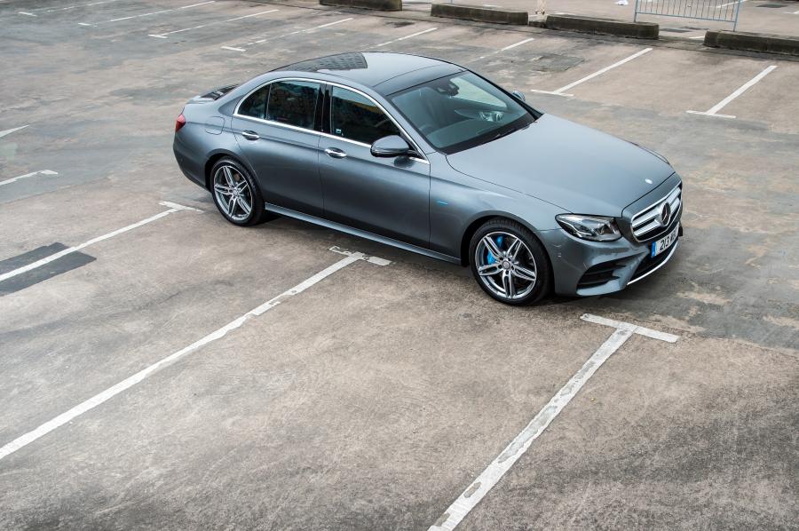  Mercedes-Benz E350 e AMG Line 2017 года  (UK) (фото 21 из 28)